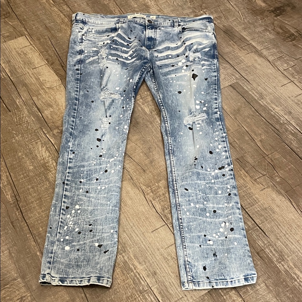 Evolution in Design Distressed Blue Jeans Paint splatter 42/34